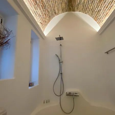 Vila Alessandra With Massive Pool By Diles Mykonos Town