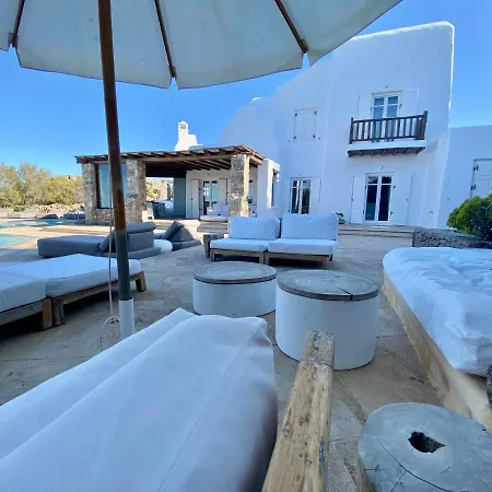 Vila Alessandra With Massive Pool By Diles Mykonos Town