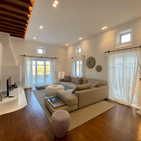 Alessandra With Massive Pool By Diles 빌라