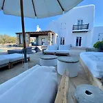 Villa Alessandra With Massive Pool By Diles Mykonos Town